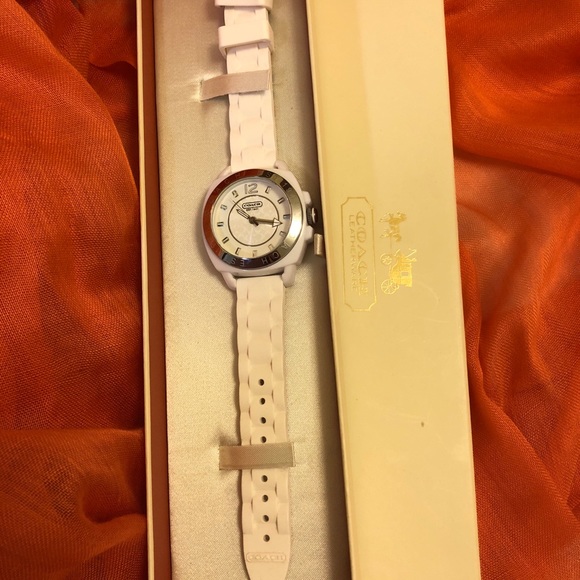 Coach Watch - Picture 8 of 8